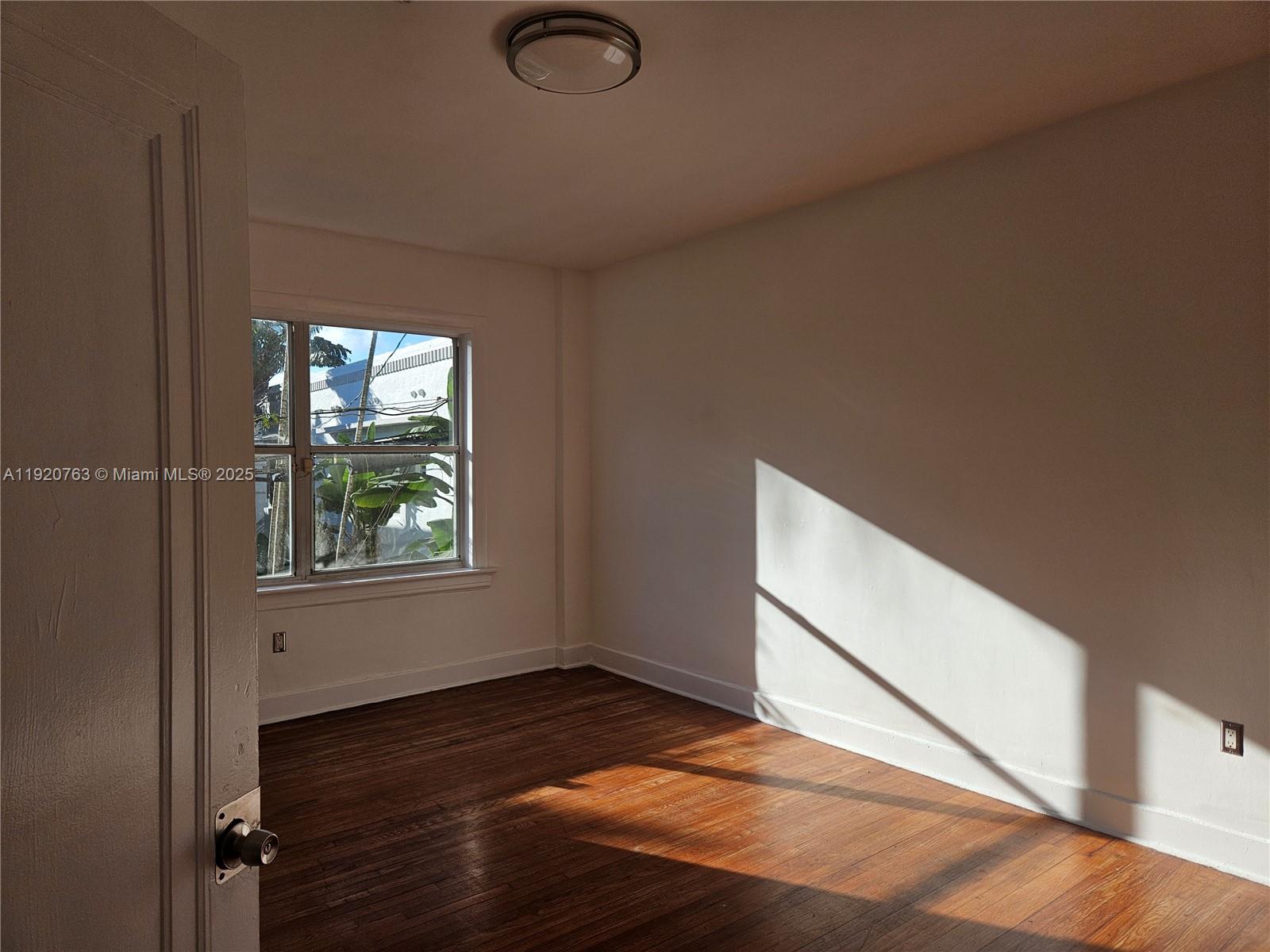 THE ESPLANADE BEACH CONDO - Residential