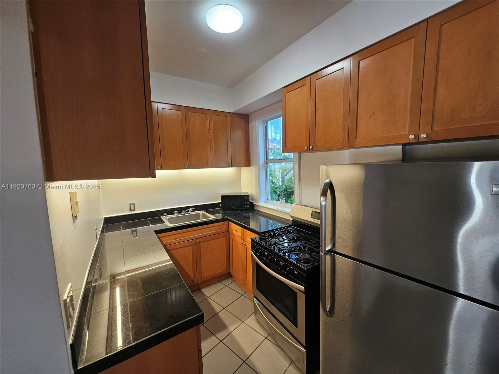 THE ESPLANADE BEACH CONDO - Residential