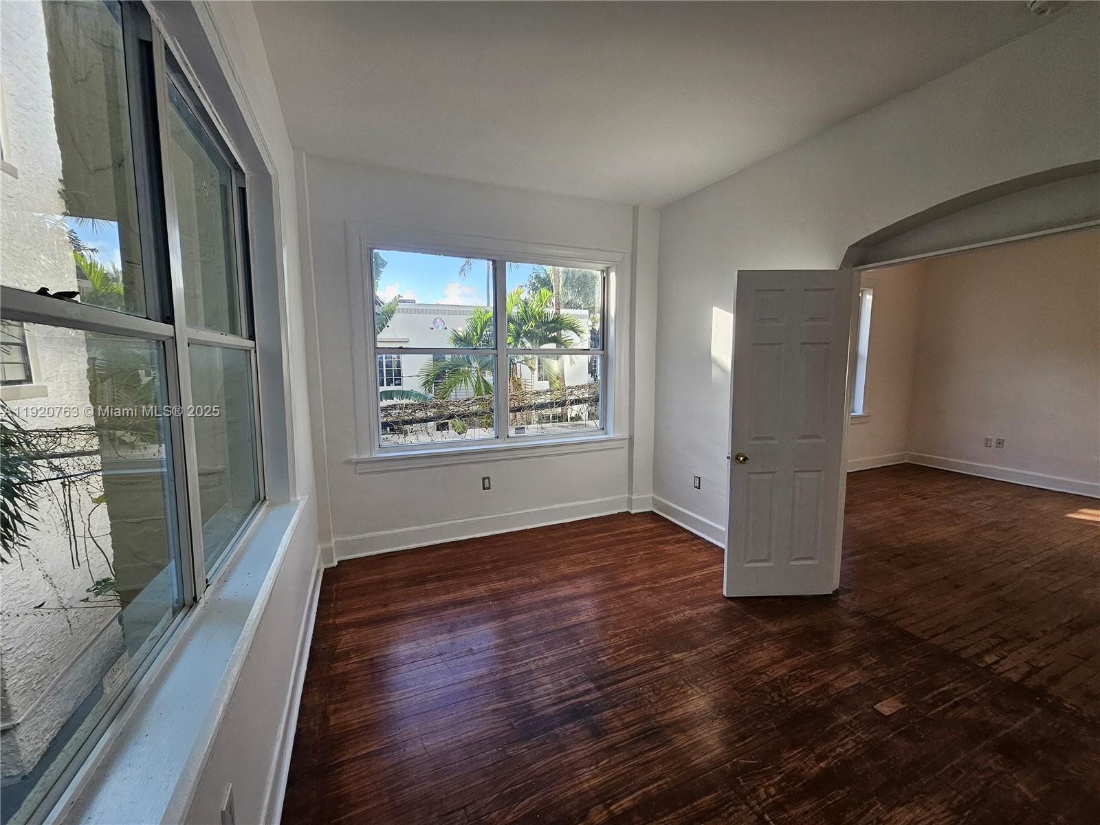 THE ESPLANADE BEACH CONDO - Residential