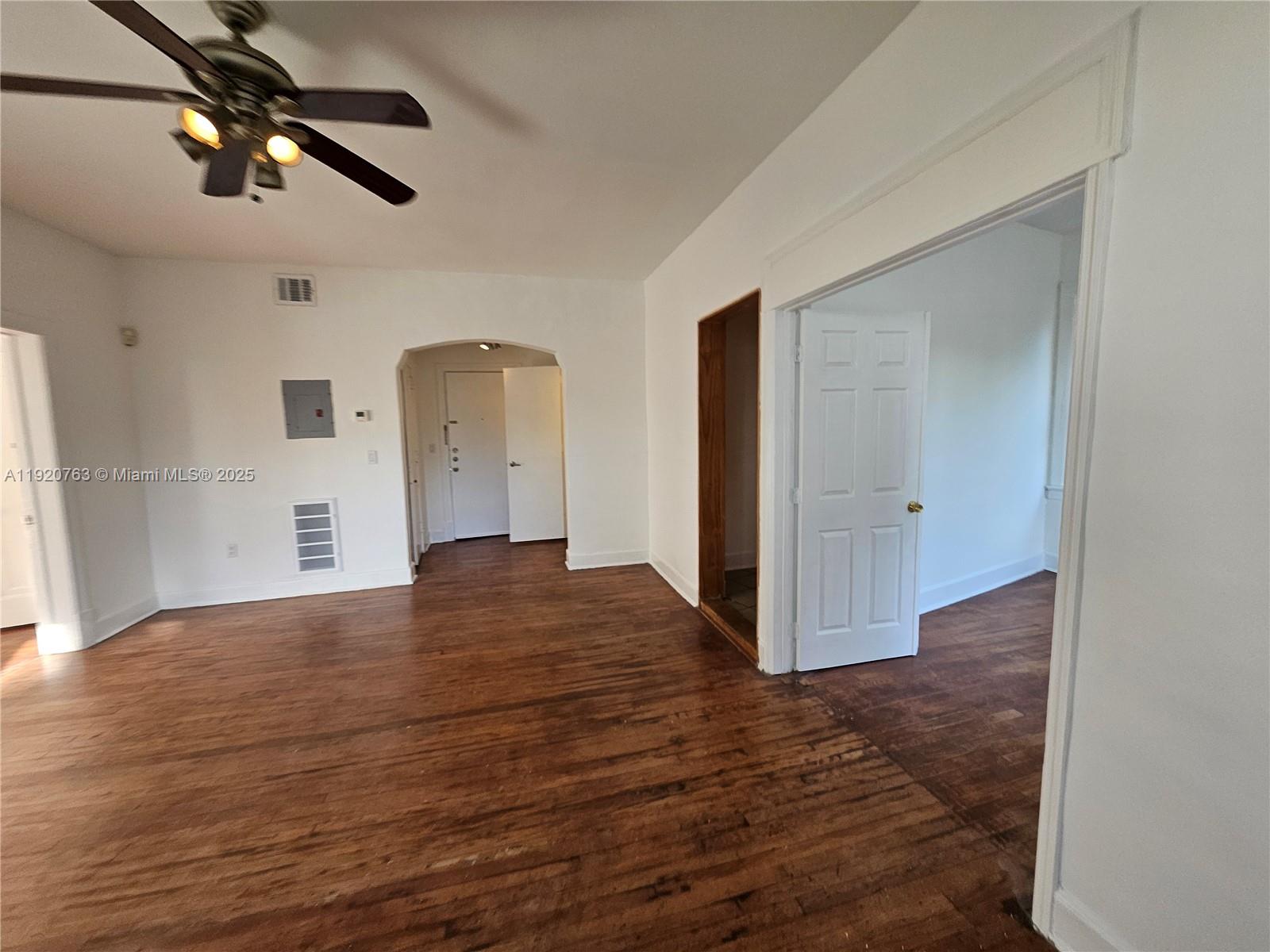 THE ESPLANADE BEACH CONDO - Residential