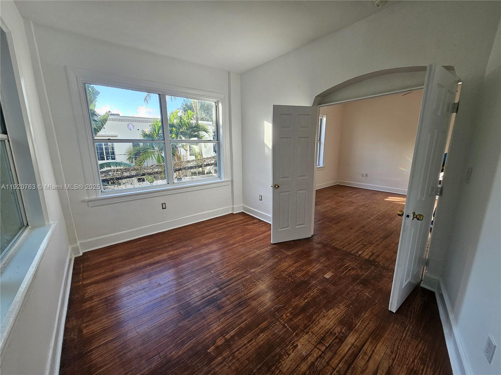 THE ESPLANADE BEACH CONDO - Residential