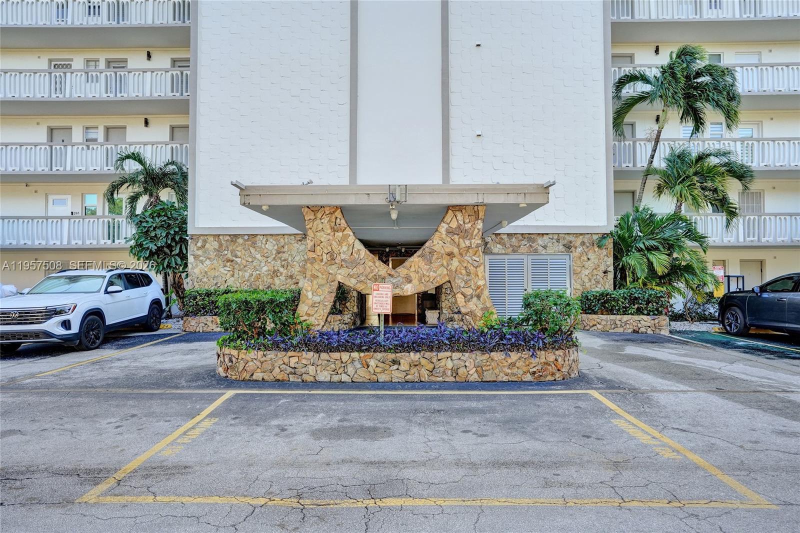 MEADOWBROOK CONDO APTS BL - Residential