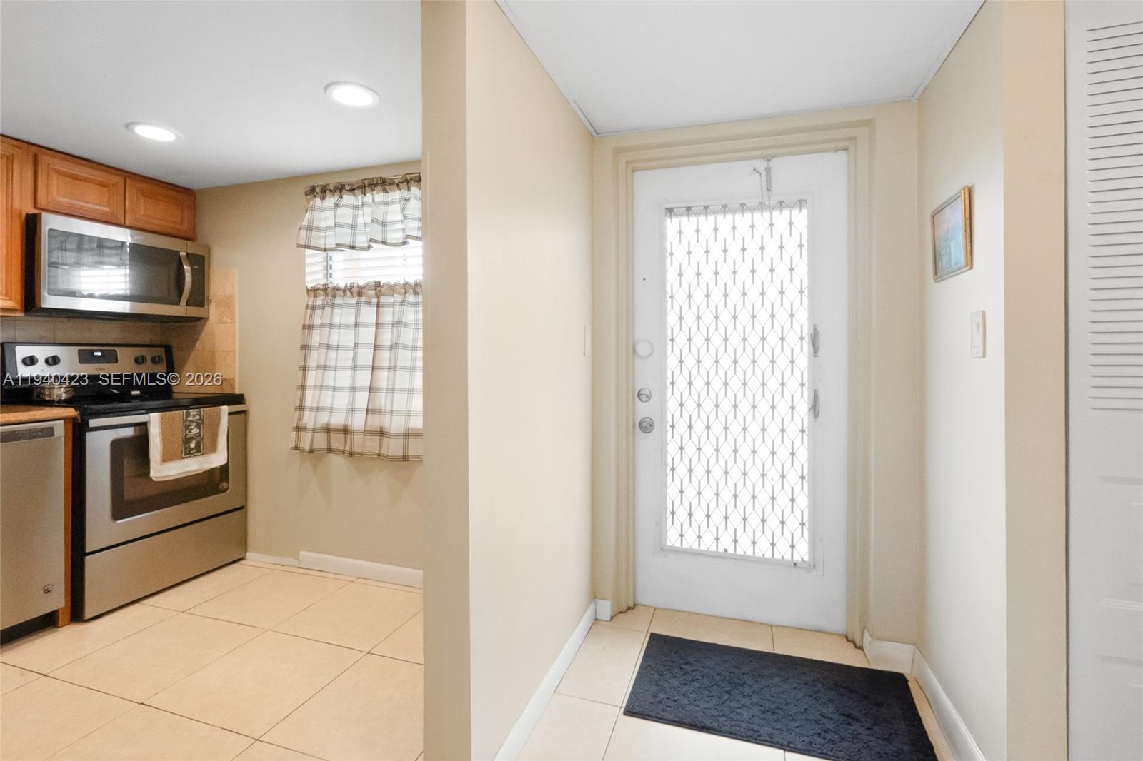 ORIOLE GOLF & TENNIS CLUB - Residential