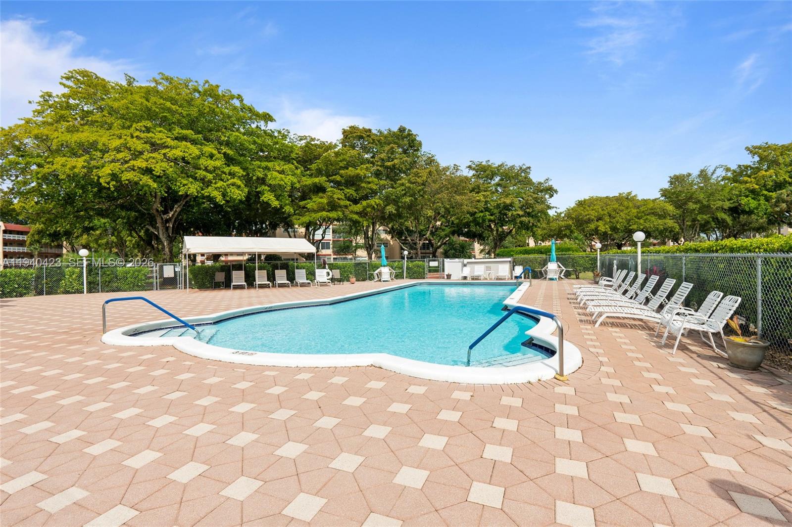 ORIOLE GOLF & TENNIS CLUB - Residential