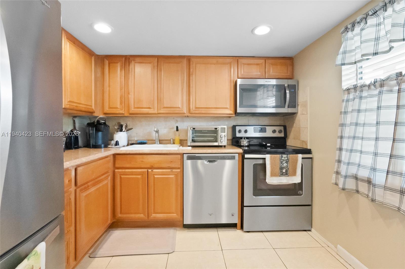 ORIOLE GOLF & TENNIS CLUB - Residential