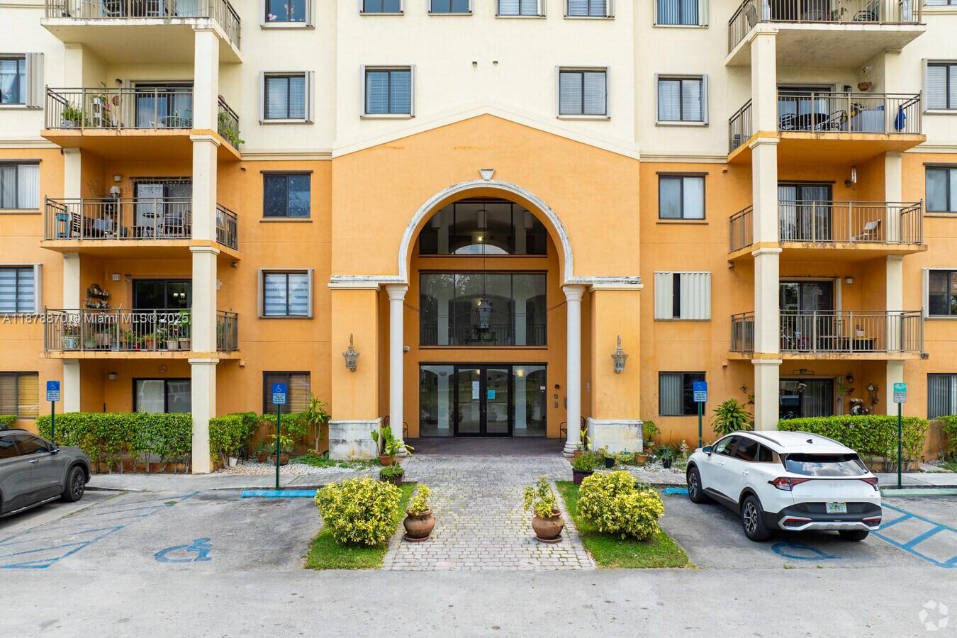 KEYSTONE COURTS CONDO - Residential
