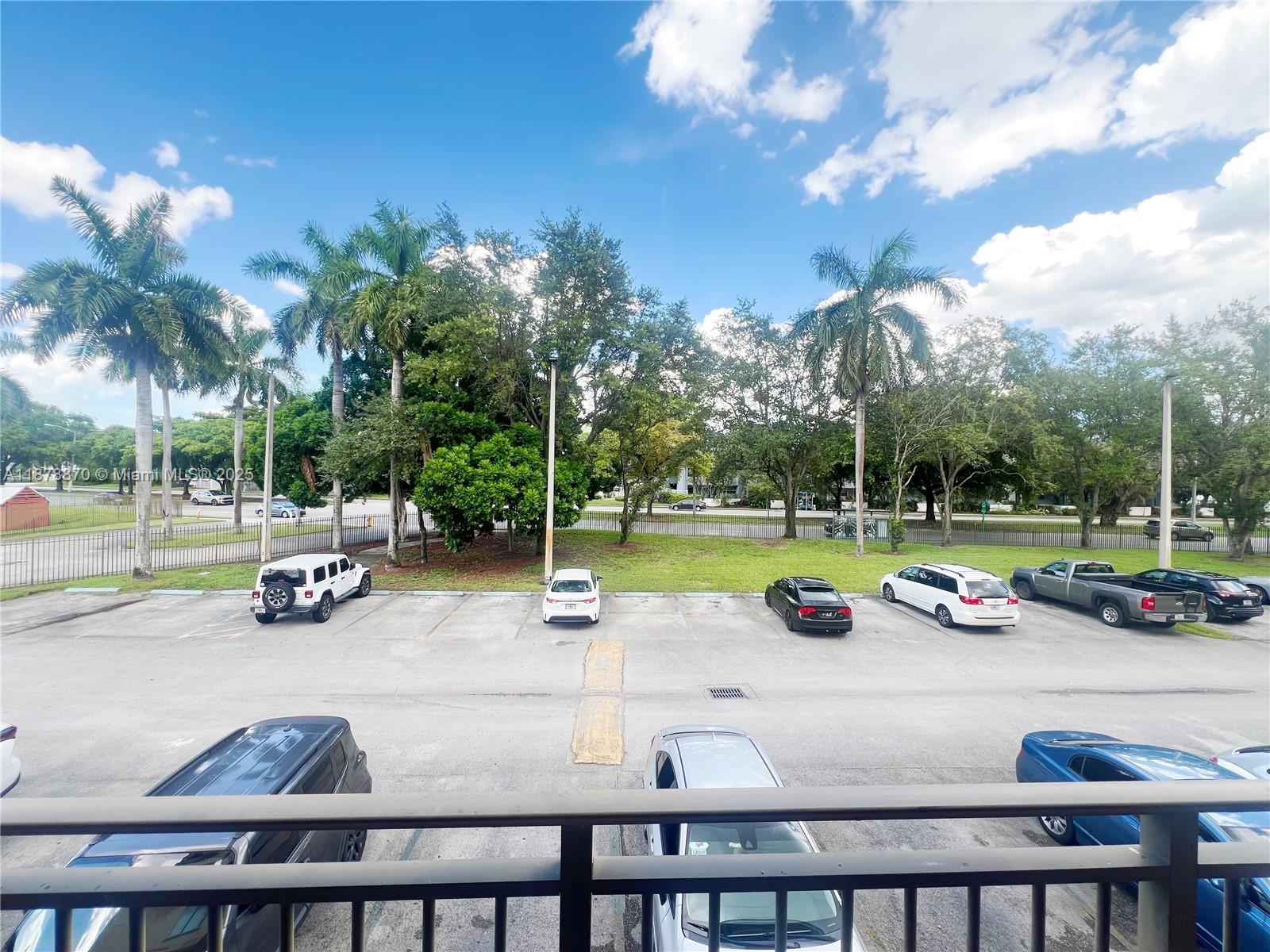 KEYSTONE COURTS CONDO - Residential
