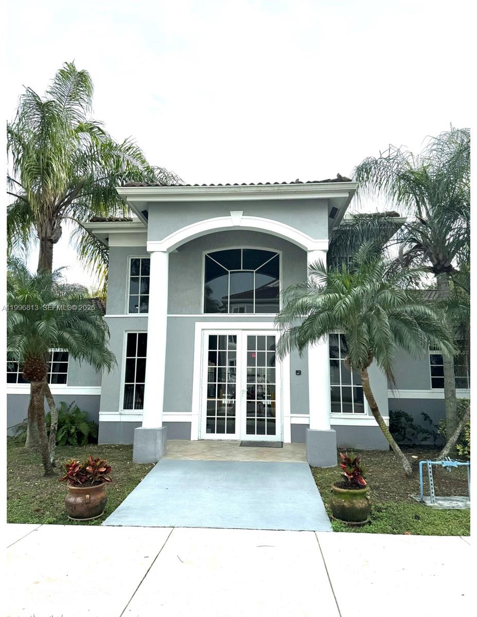 AMAZING 3 BEDS 2 BATH, OPEN KITCHEN, SPACED LIVING AND DINING AREA, KITCHEN WITH NEW APPLIANCES, A COUZY BALCONY, IMPACT WINDOWS. BEAUTIFUL AMENiTIES, LOCATED IN A GREAT HOMESTEAD AREA. THIS IS A PERFECT UNIT TO LIVE, ENJOY A RELAX!!
NO ELEVATOR! THE UNIT IS TENNANT OCCUPIED ! PERFECT FOR INVESTORS!!!! INVESTORS OPPORTINITY!