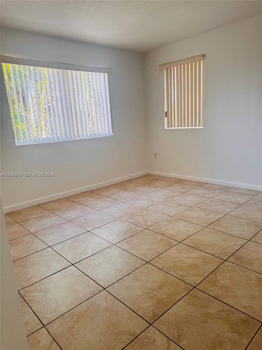 VISTA TRACE CONDO - Residential
