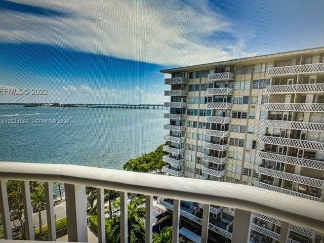 BAYSHORE PLACE CONDO - Residential