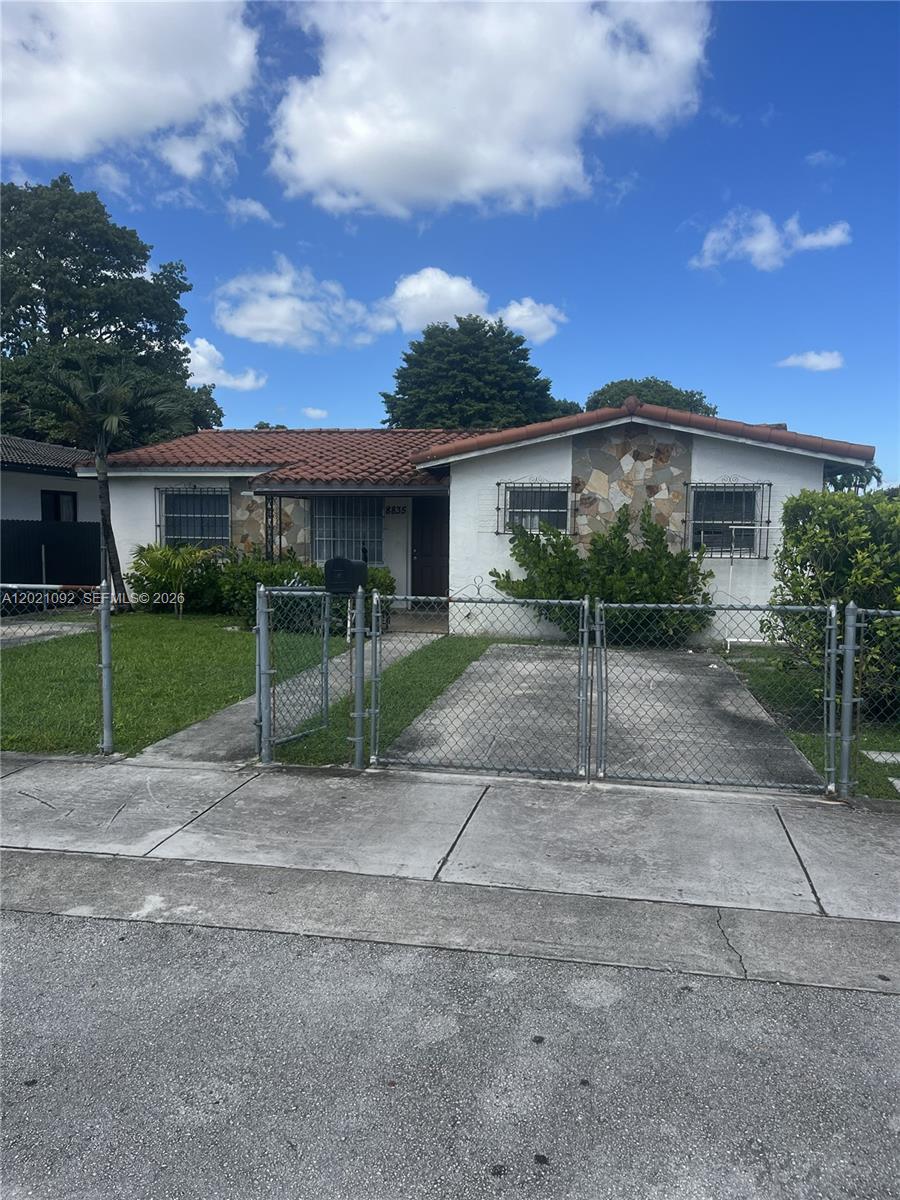 Location Location Location! Duplex nestled in the heart of Westchester. 4 bedrooms and 3 bath, 2000 sq. ft of living area, ready to move in as is!