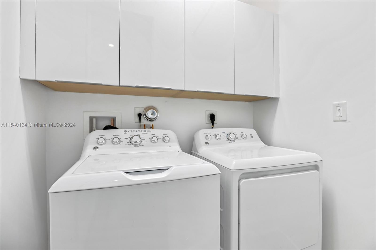 LANDMARK AT DORAL - Residential Lease