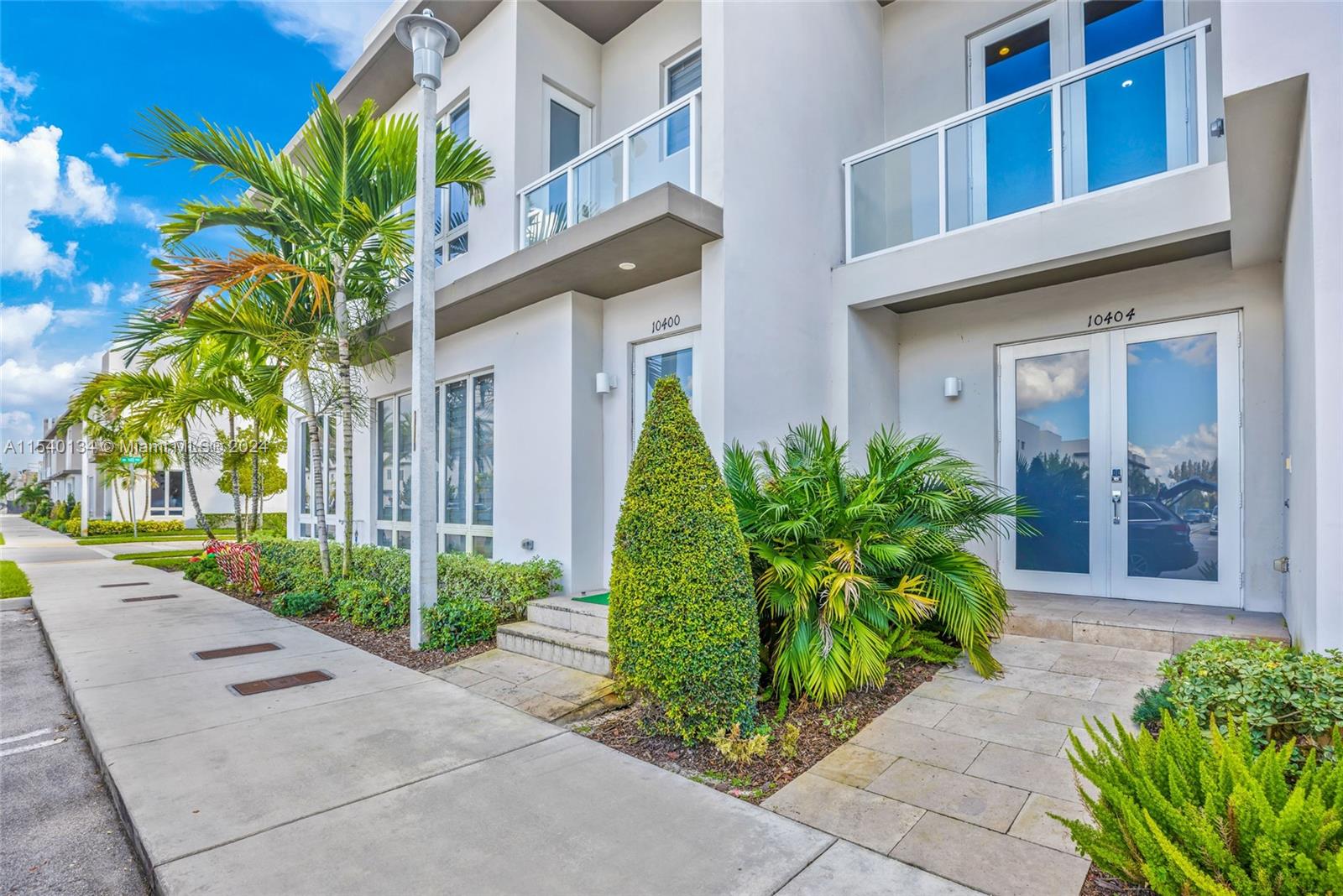 LANDMARK AT DORAL - Residential Lease