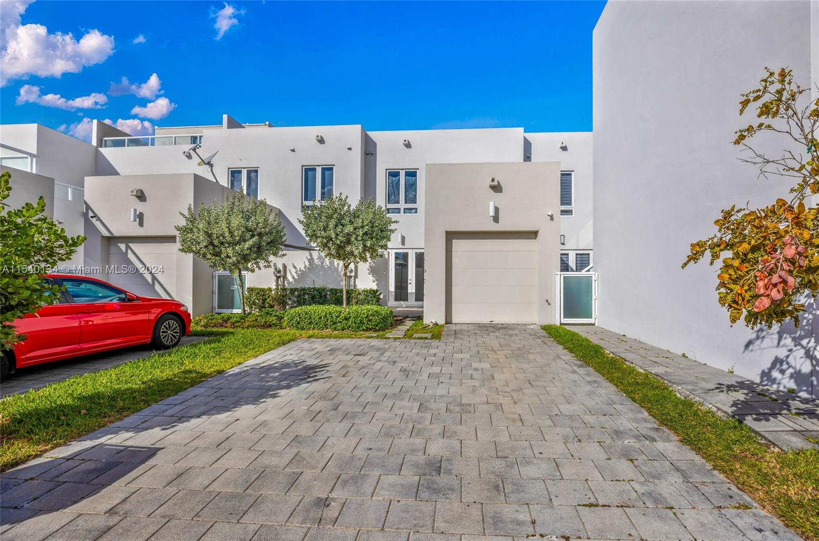 LANDMARK AT DORAL - Residential Lease
