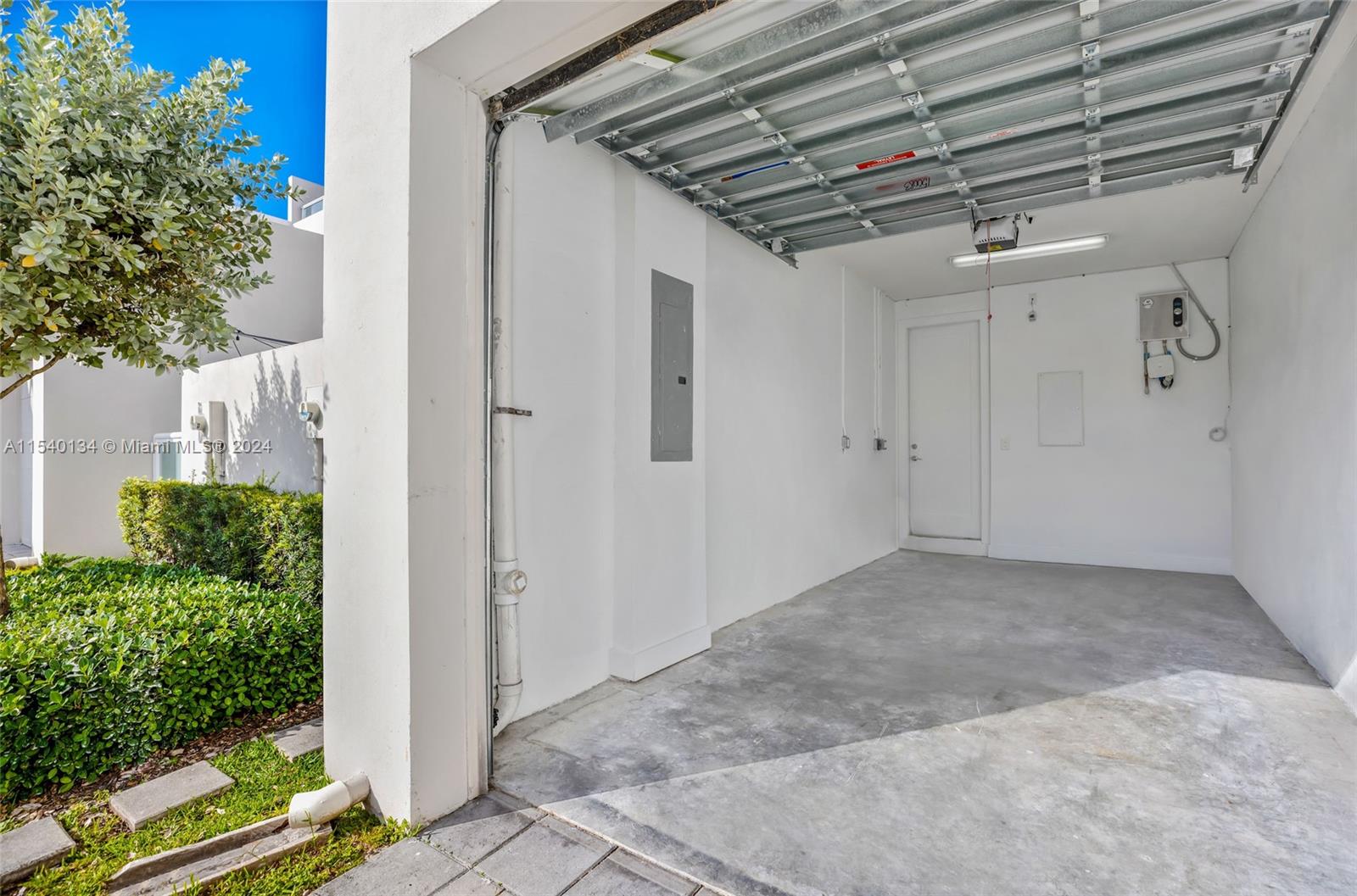 LANDMARK AT DORAL - Residential Lease