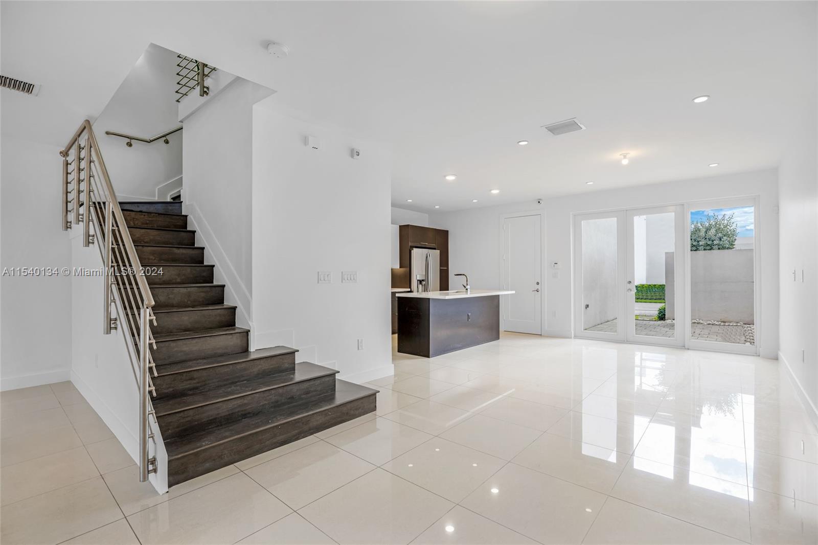 LANDMARK AT DORAL - Residential Lease