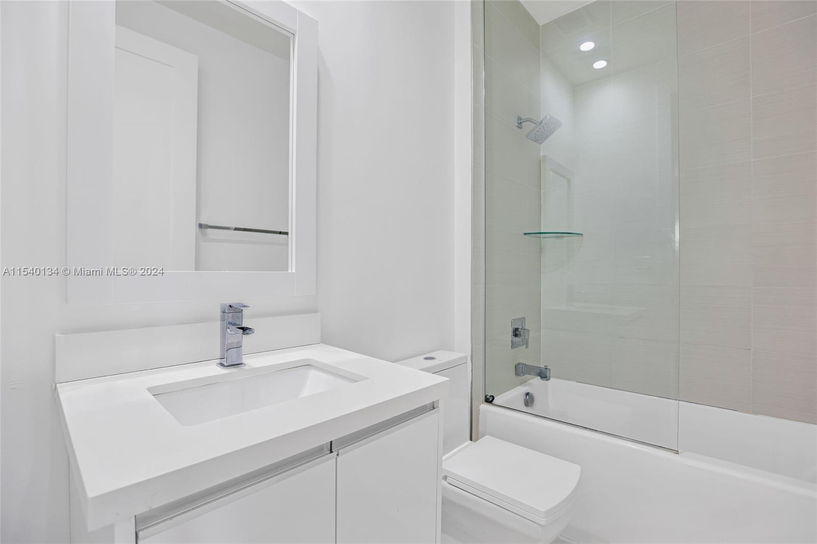 LANDMARK AT DORAL - Residential Lease