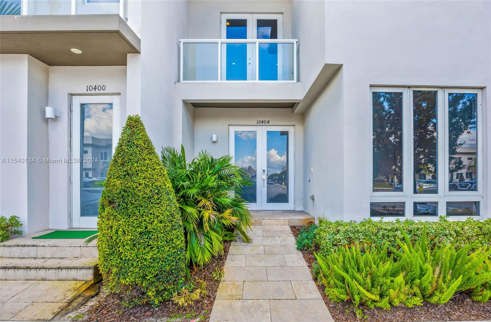 LANDMARK AT DORAL - Residential Lease