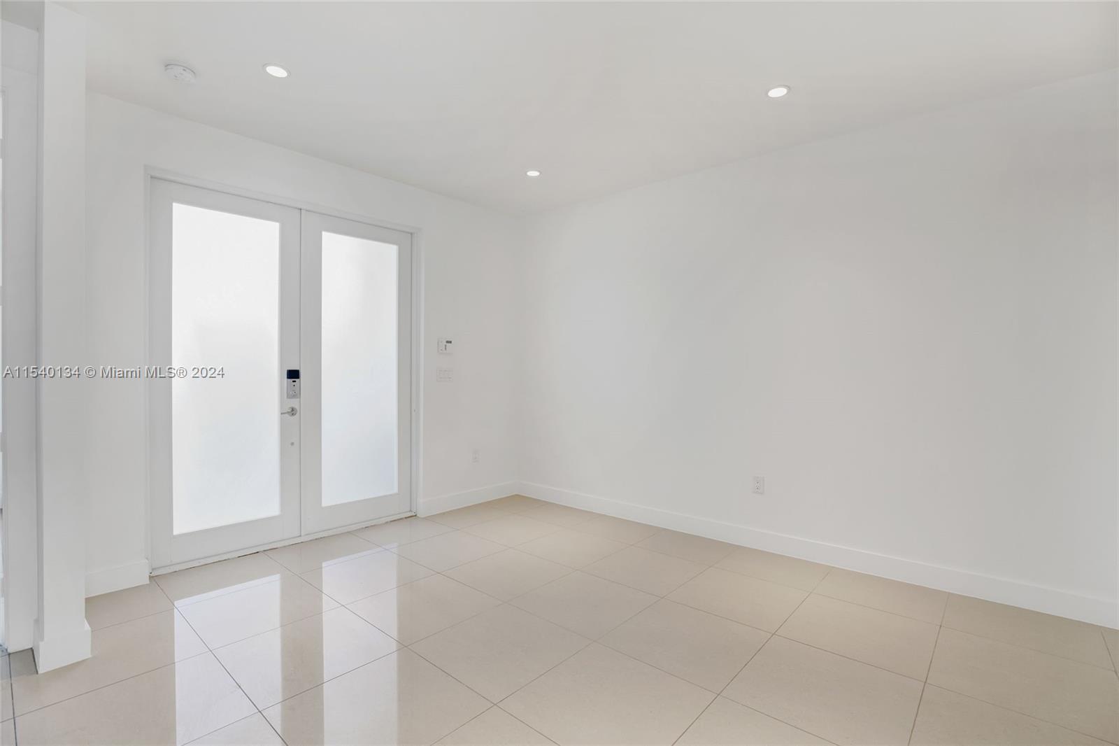 LANDMARK AT DORAL - Residential Lease