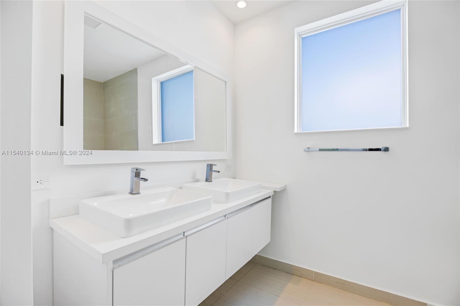LANDMARK AT DORAL - Residential Lease