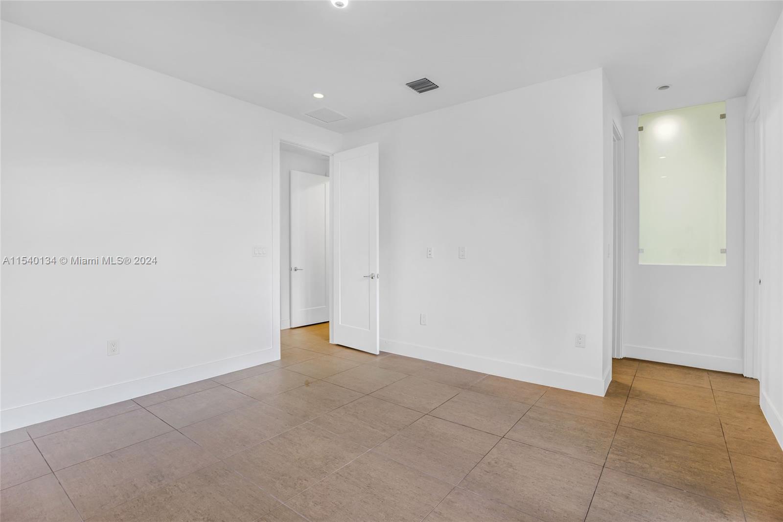 LANDMARK AT DORAL - Residential Lease