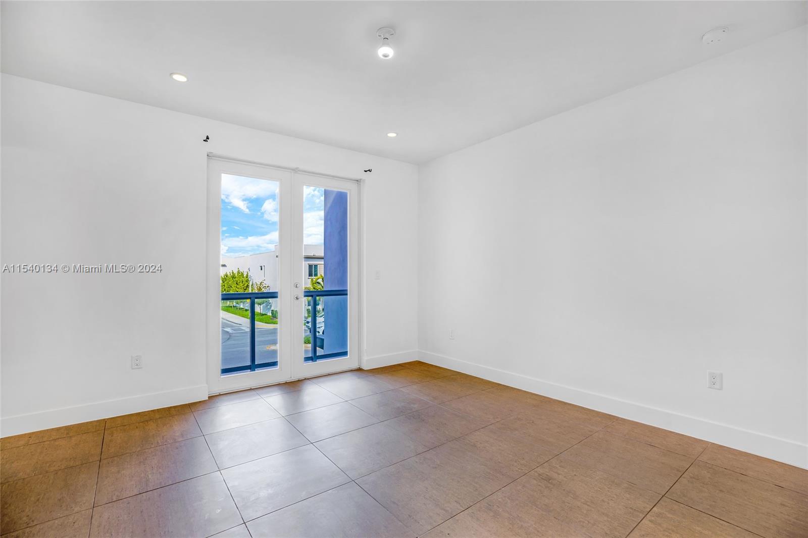 LANDMARK AT DORAL - Residential Lease