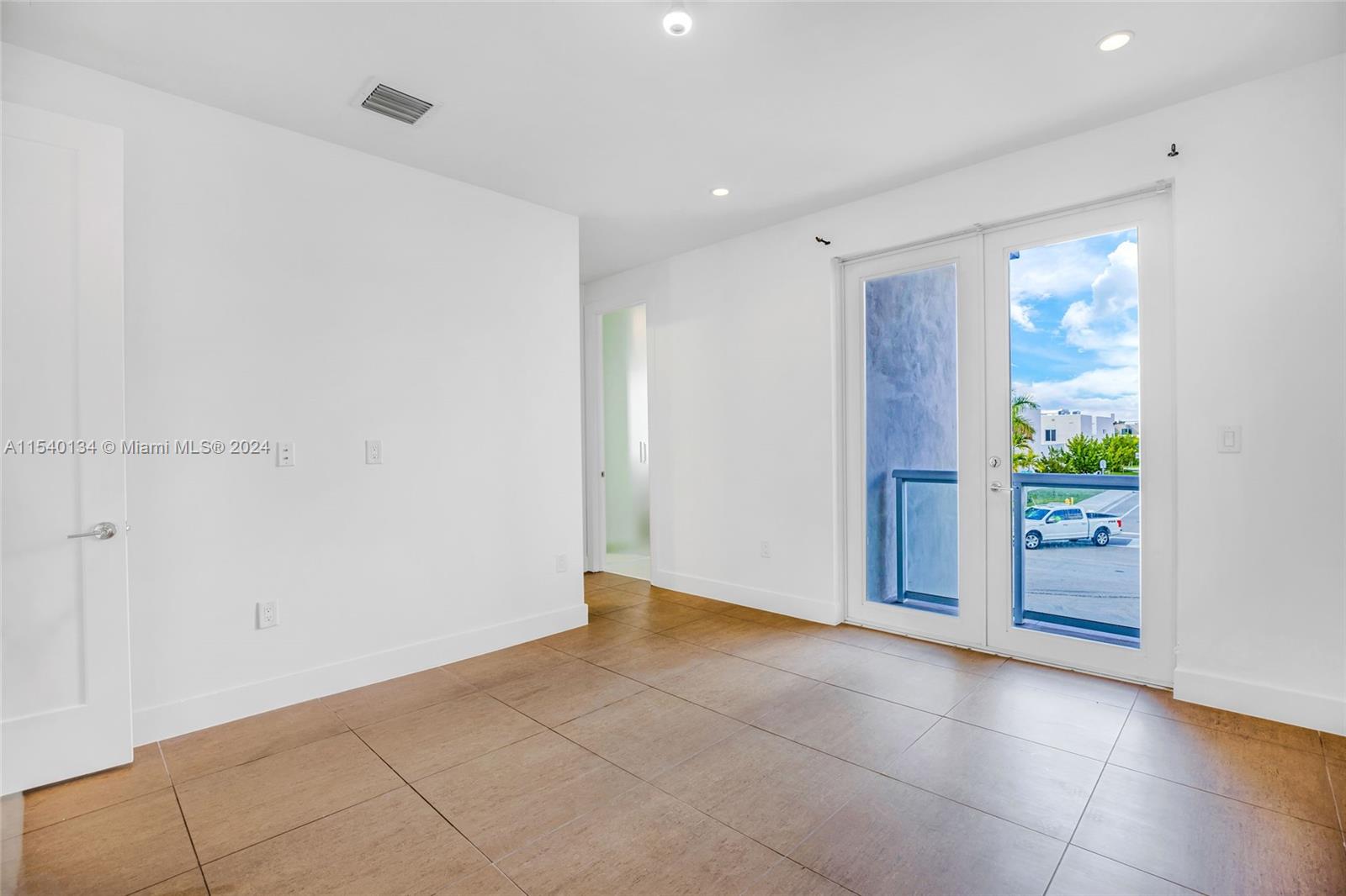 LANDMARK AT DORAL - Residential Lease