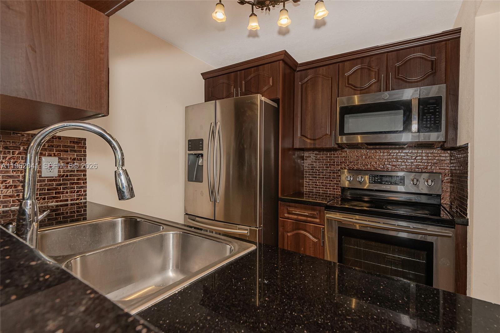 LAGUNA CLUB EAST CONDO - Residential