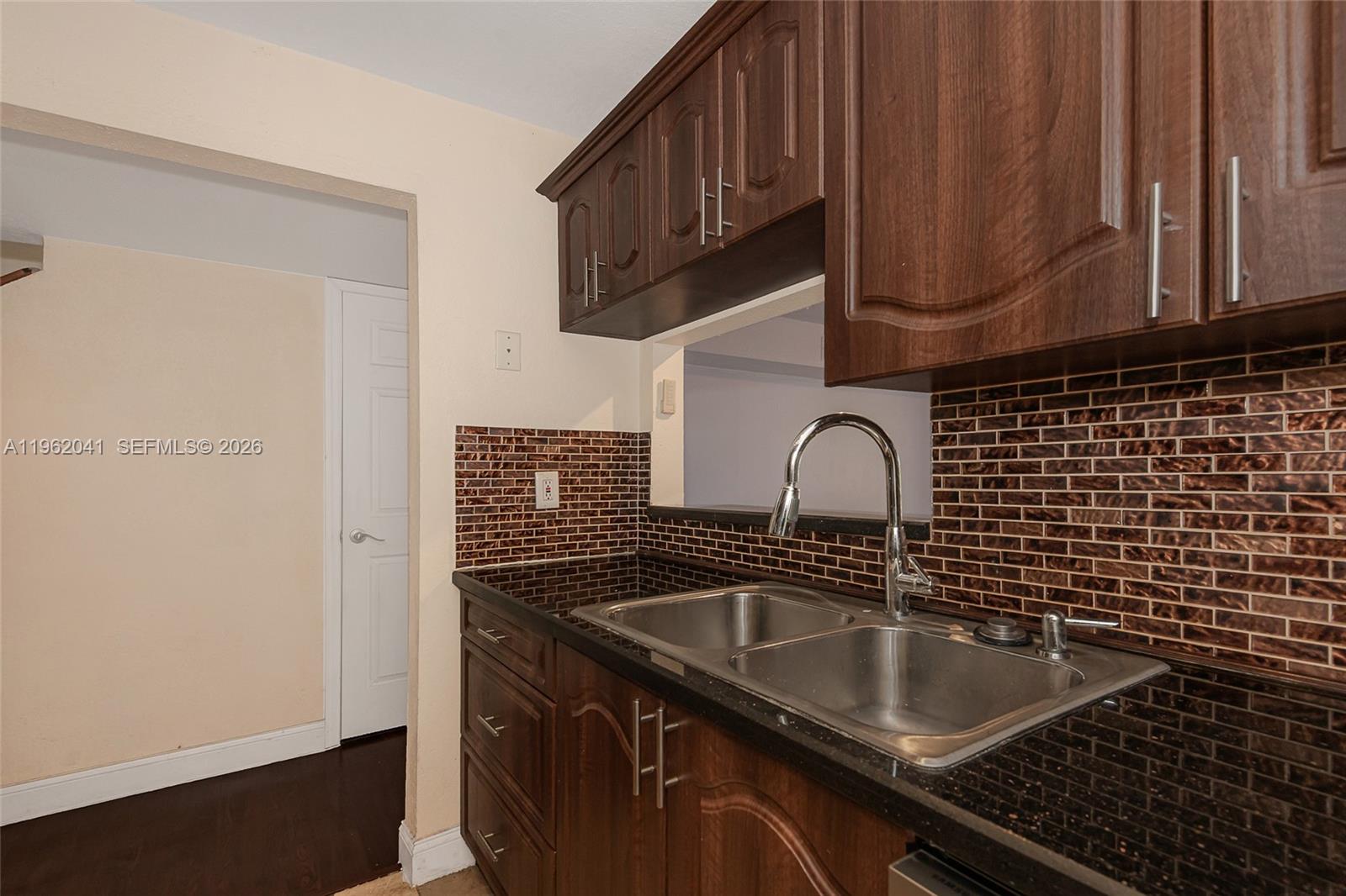 LAGUNA CLUB EAST CONDO - Residential