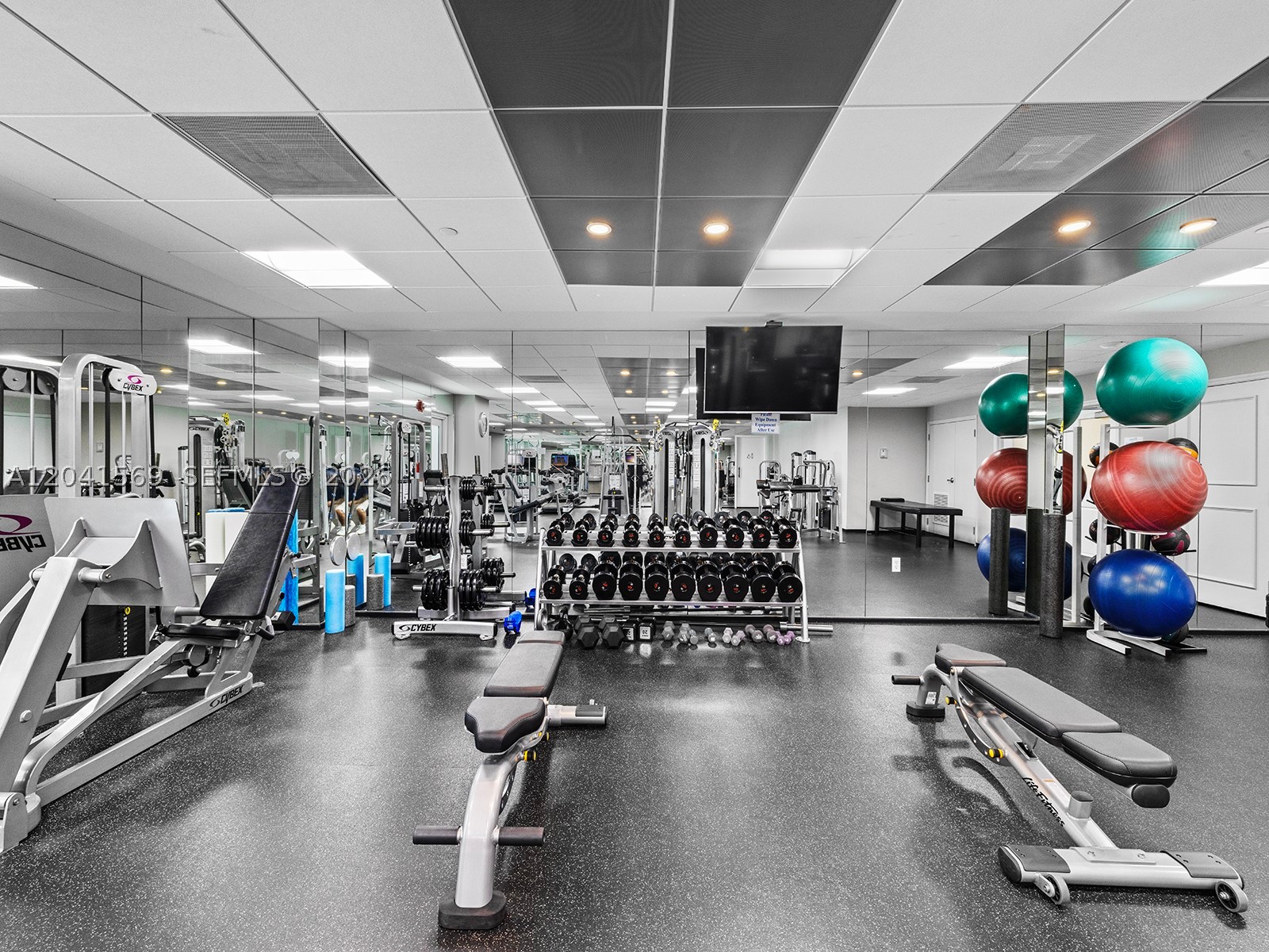 GROVE HILL TOWER CONDO - Residential Lease