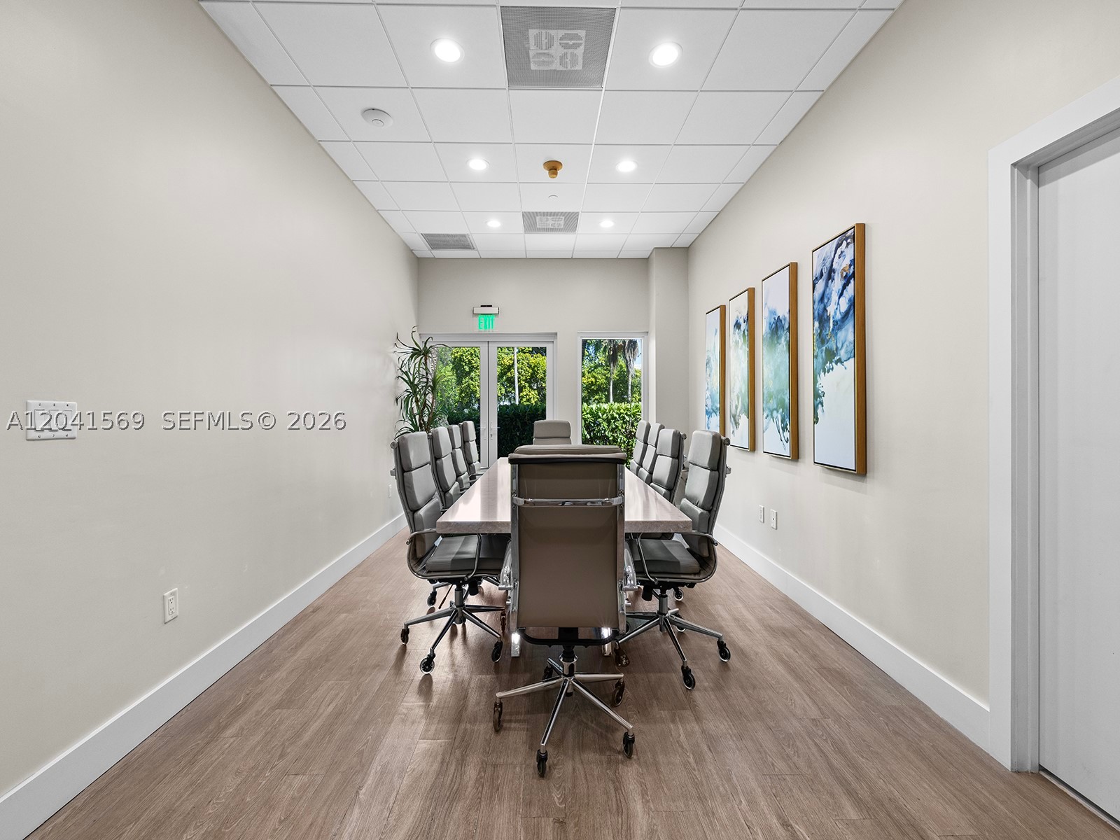 GROVE HILL TOWER CONDO - Residential Lease