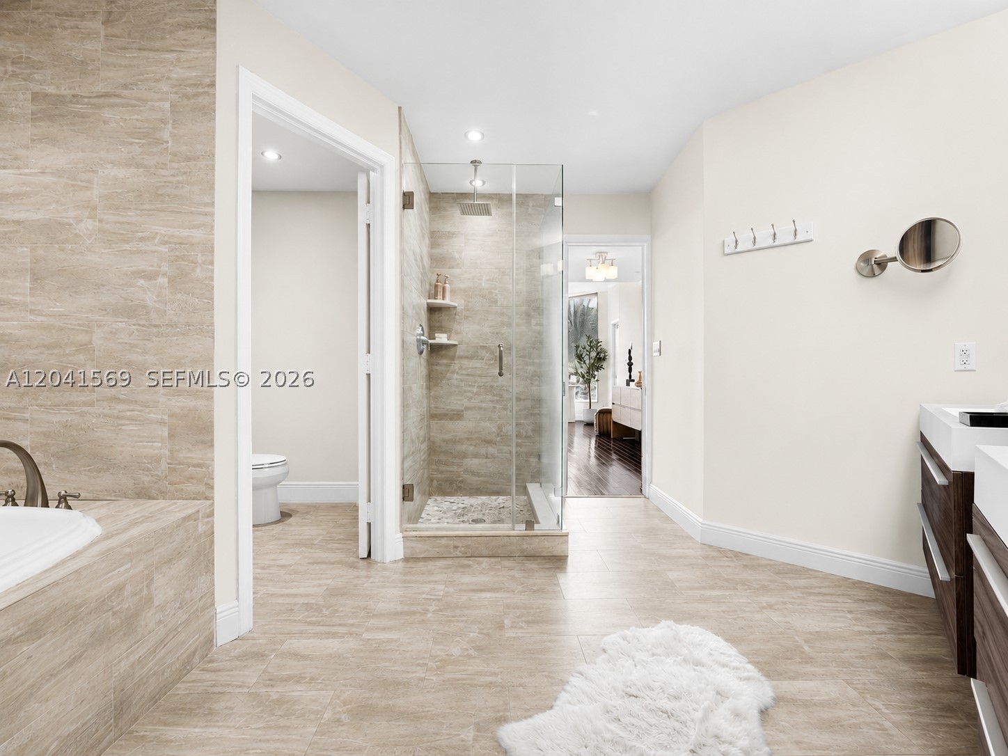 GROVE HILL TOWER CONDO - Residential Lease