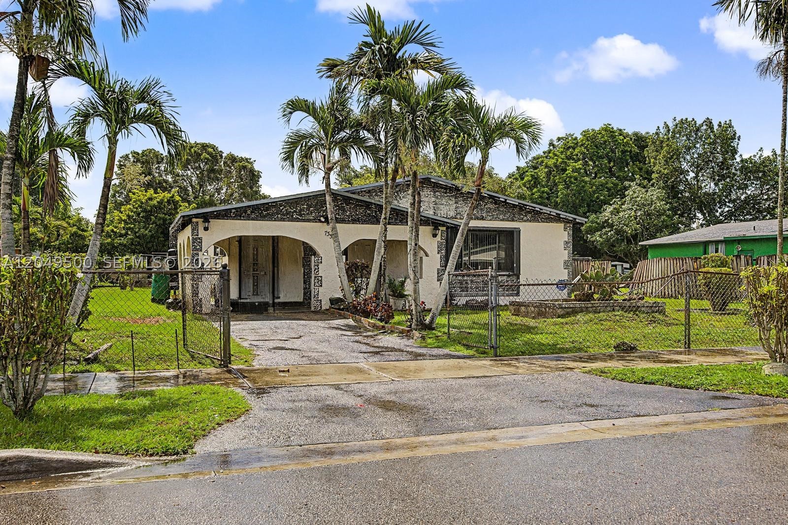 Diamond in the rough! Cute and cozy 4 bedroom home on a large, fully fenced  lot! Featuring tile floors and lots of natural light! Will not last!