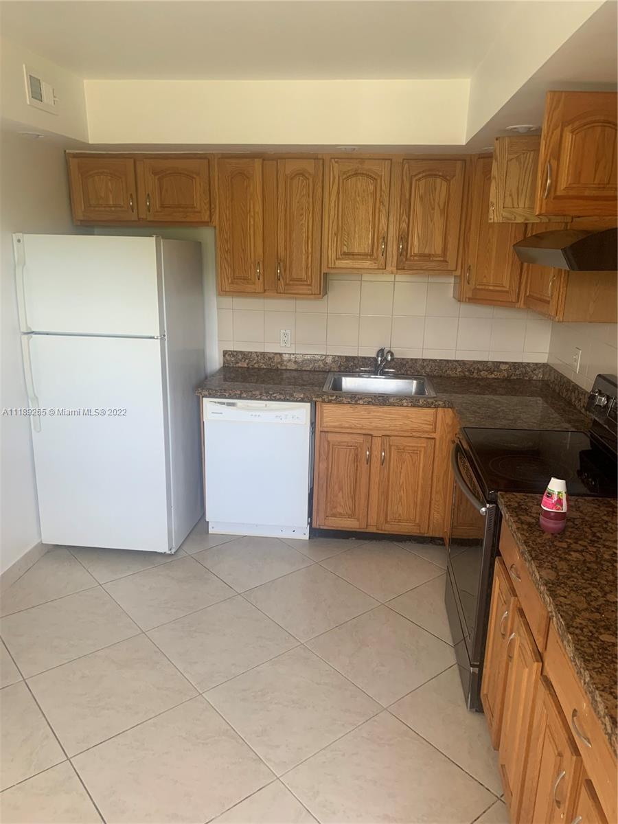 JADE WINDS GROUP - - Residential Lease