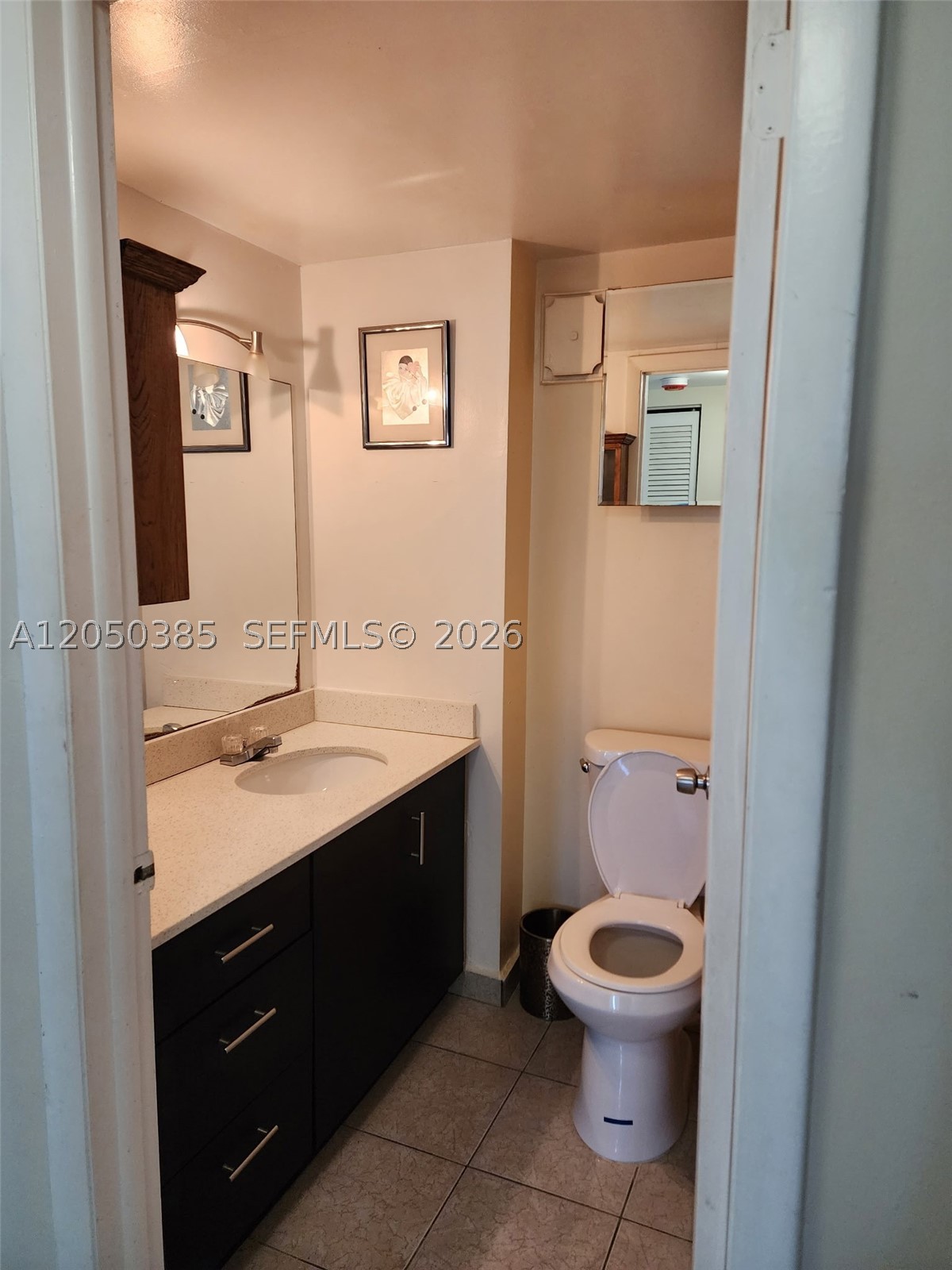 IN THE MIDDLE OF BEAUTIFUL SUNNY ISLES, AVAILABLE RIGHT AWAY, PARTIALLY FURNISHED, COMFORTABLE AND CLEAN, PRICED WELL, OR BRING YUOUR BEST OFFER