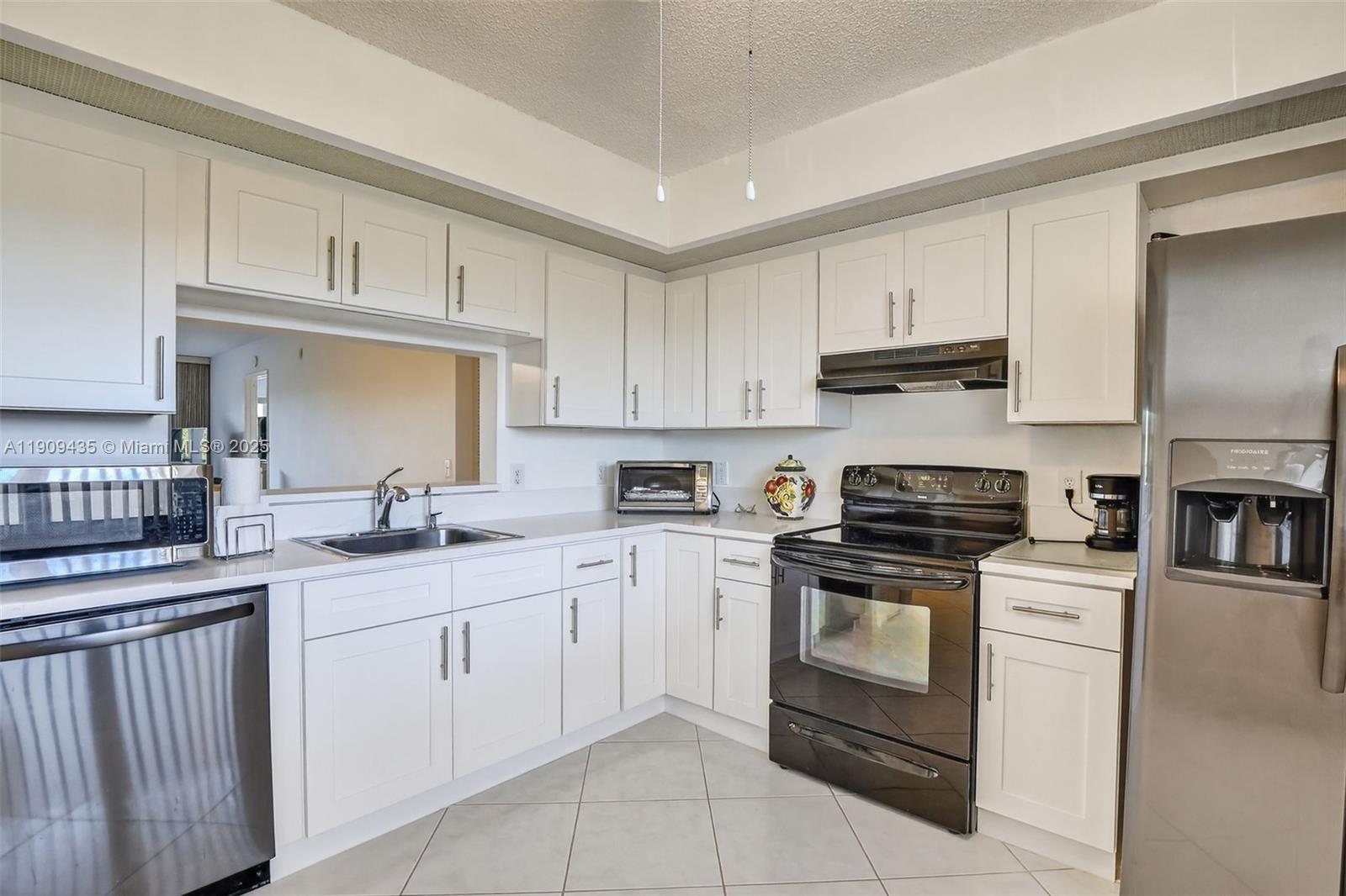 IVANHOE EAST AT CENTURY V - Residential