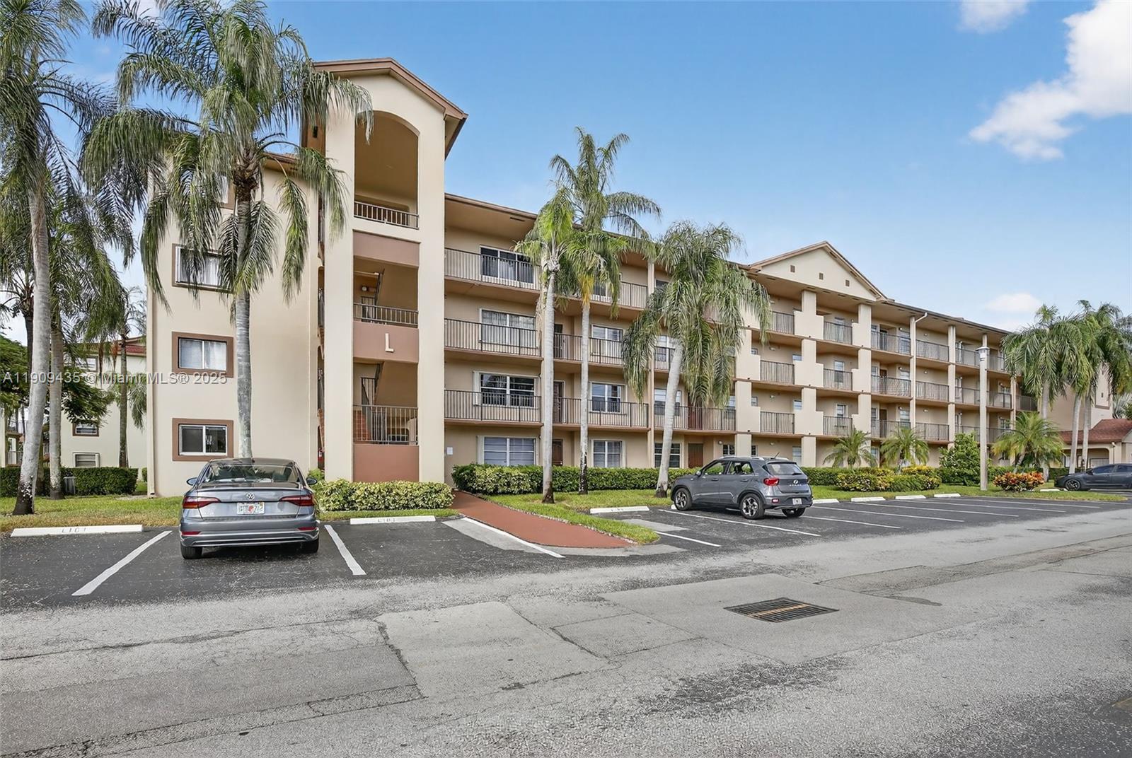 IVANHOE EAST AT CENTURY V - Residential