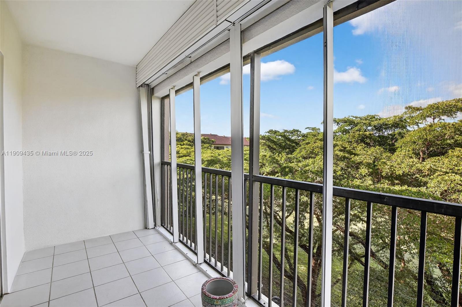 IVANHOE EAST AT CENTURY V - Residential