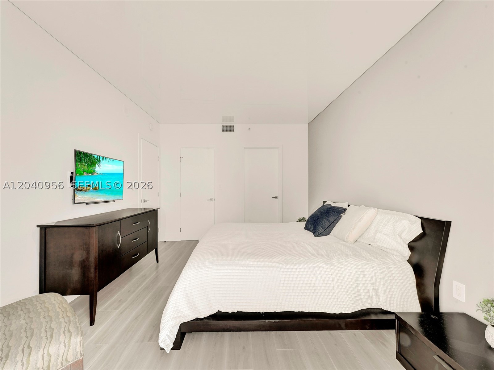 AKOYA CONDO - Residential