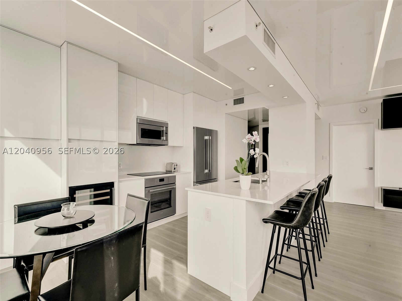 AKOYA CONDO - Residential