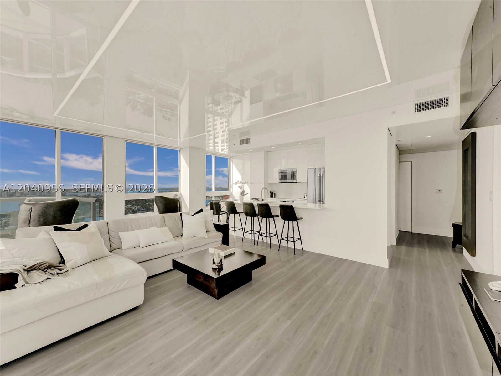 AKOYA CONDO - Residential