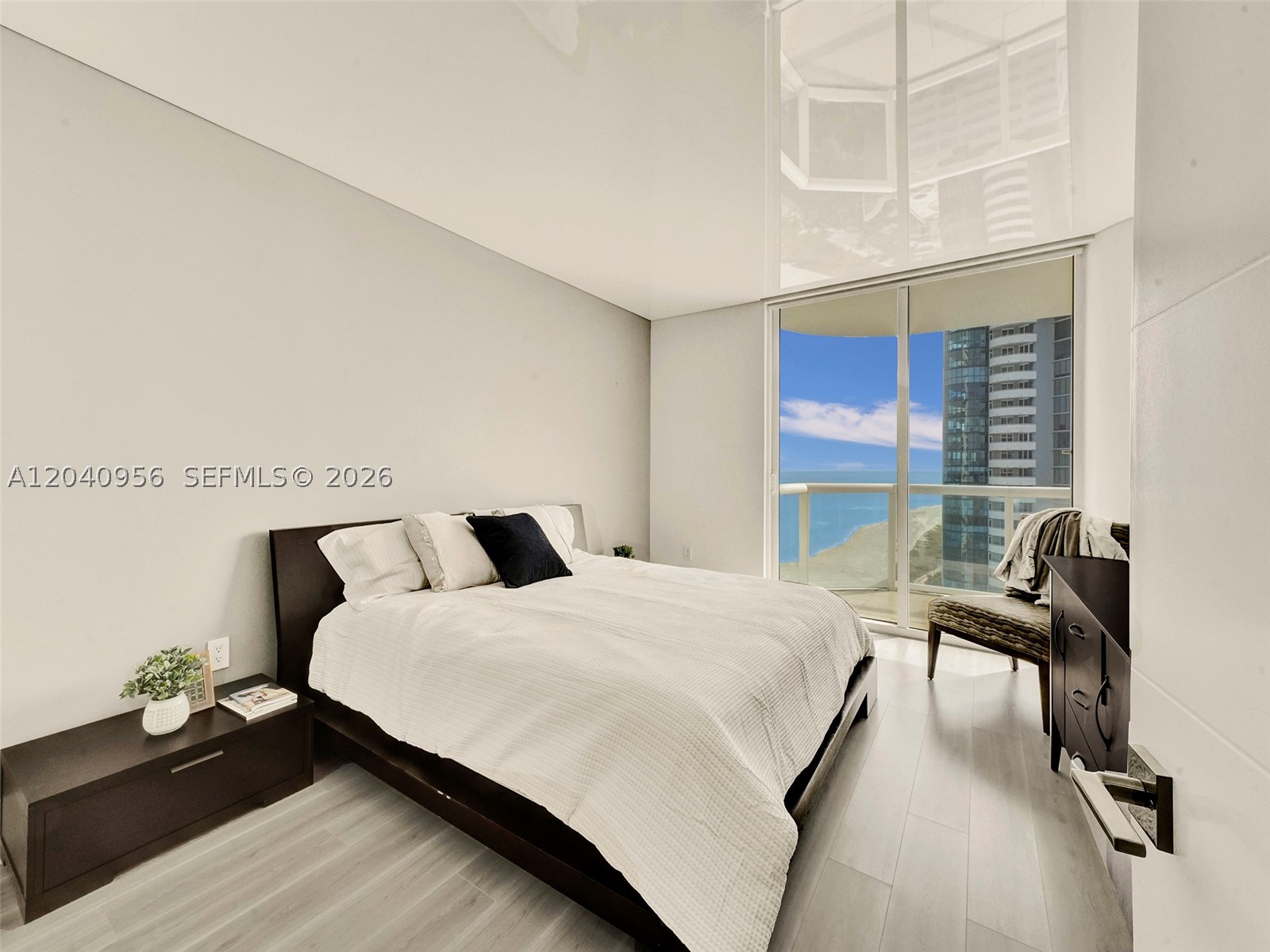 AKOYA CONDO - Residential