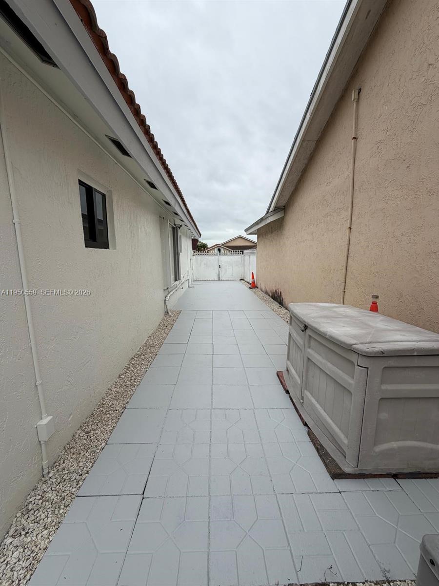 WESTWIND LAKES SEC 4 - Residential Lease