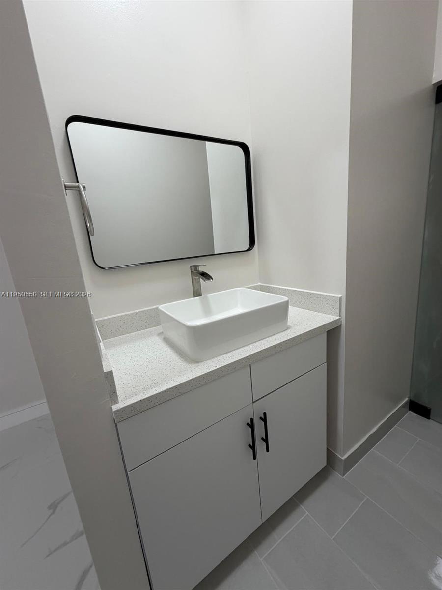 WESTWIND LAKES SEC 4 - Residential Lease