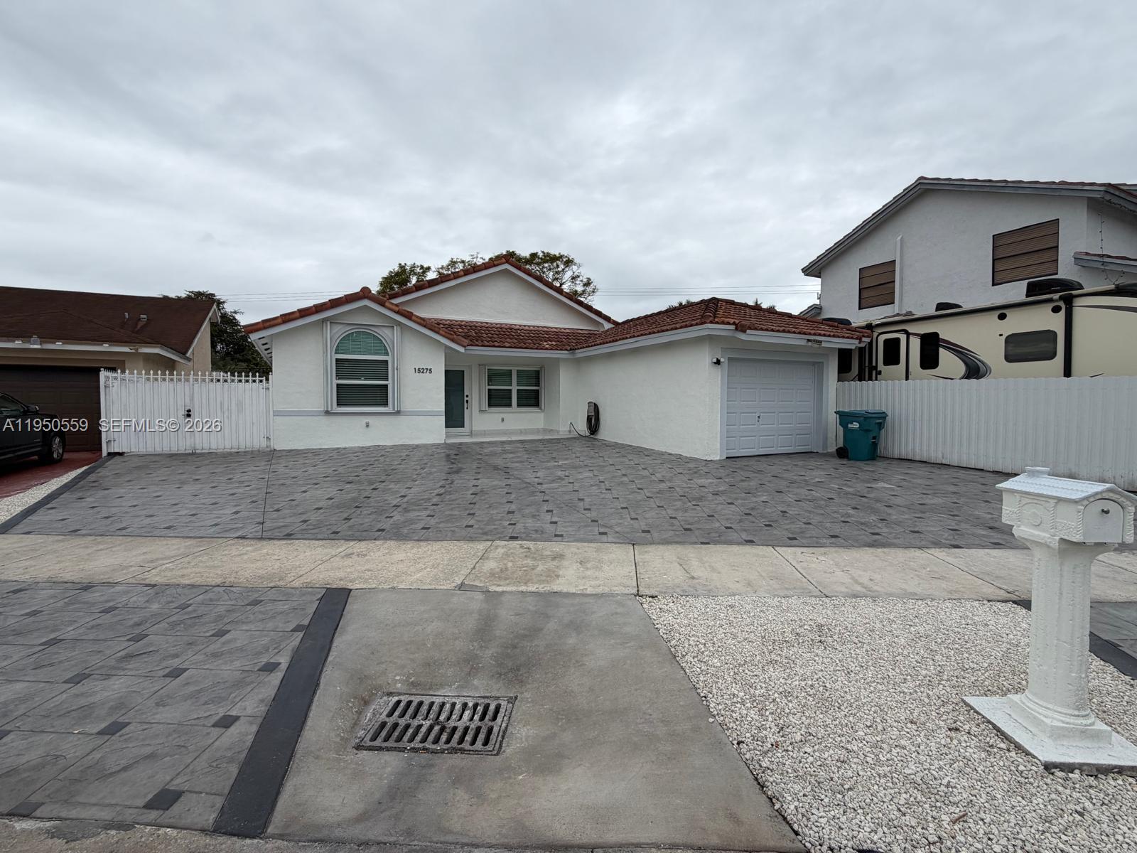 Great Location. WestWind Lakes, Jus fully remodeled 3 bedroom 2 bath single family home