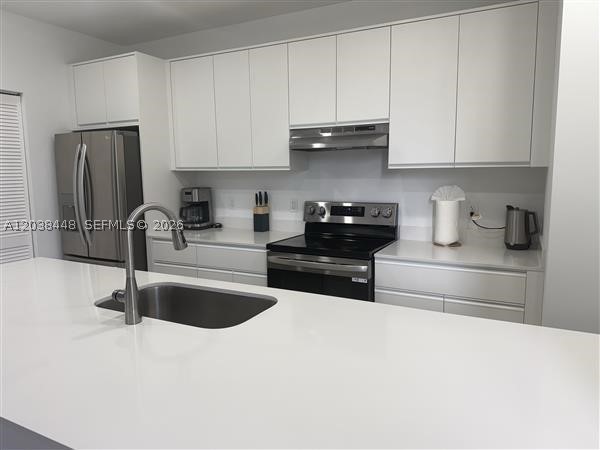 HOLLYWOOD LITTLE RANCHES - Residential Lease