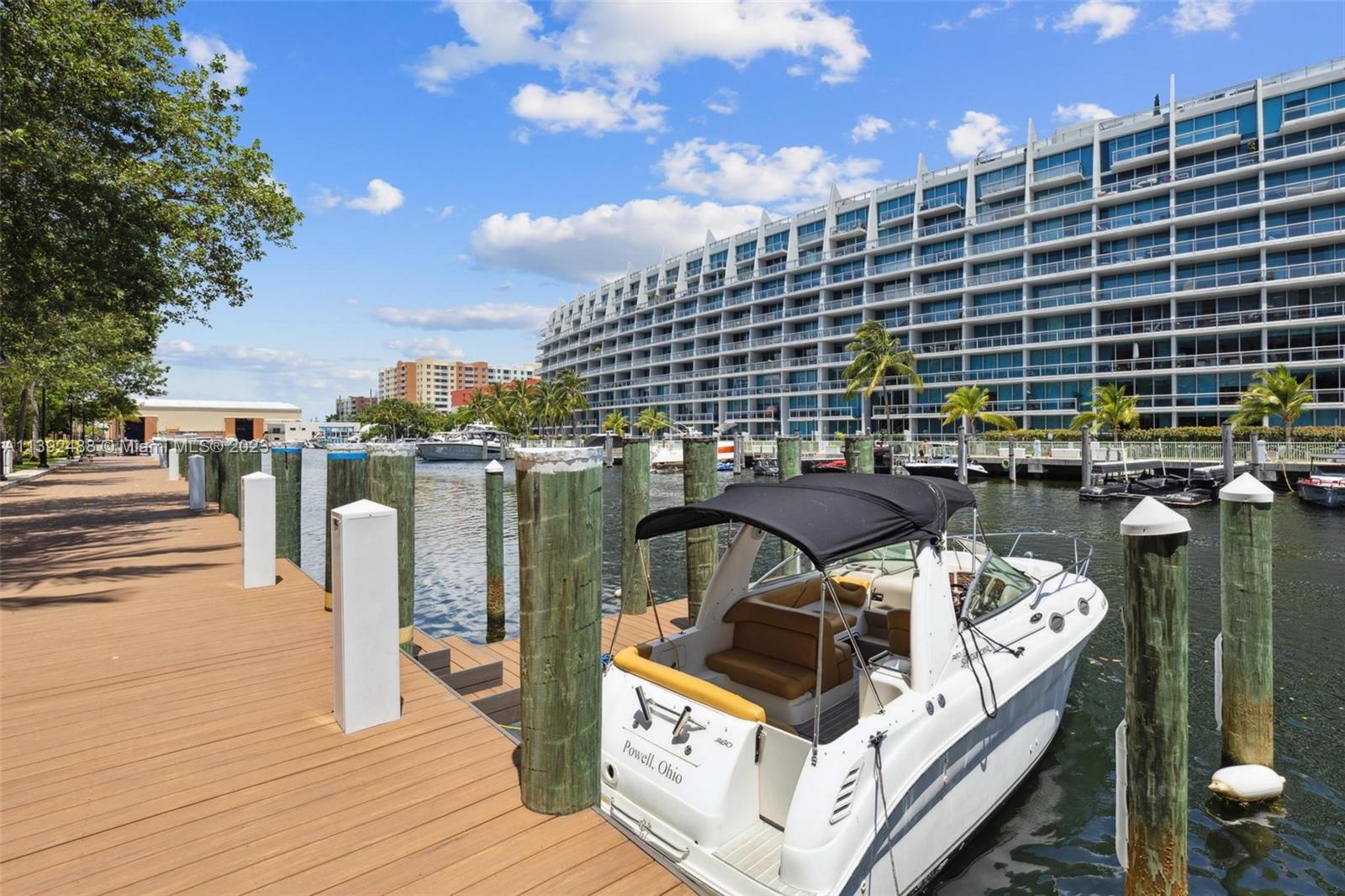ALAQUA CONDO - Residential