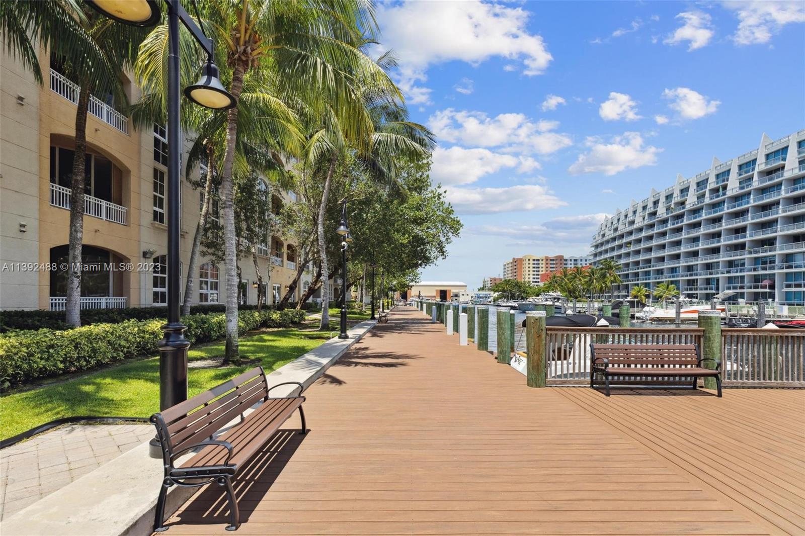 ALAQUA CONDO - Residential