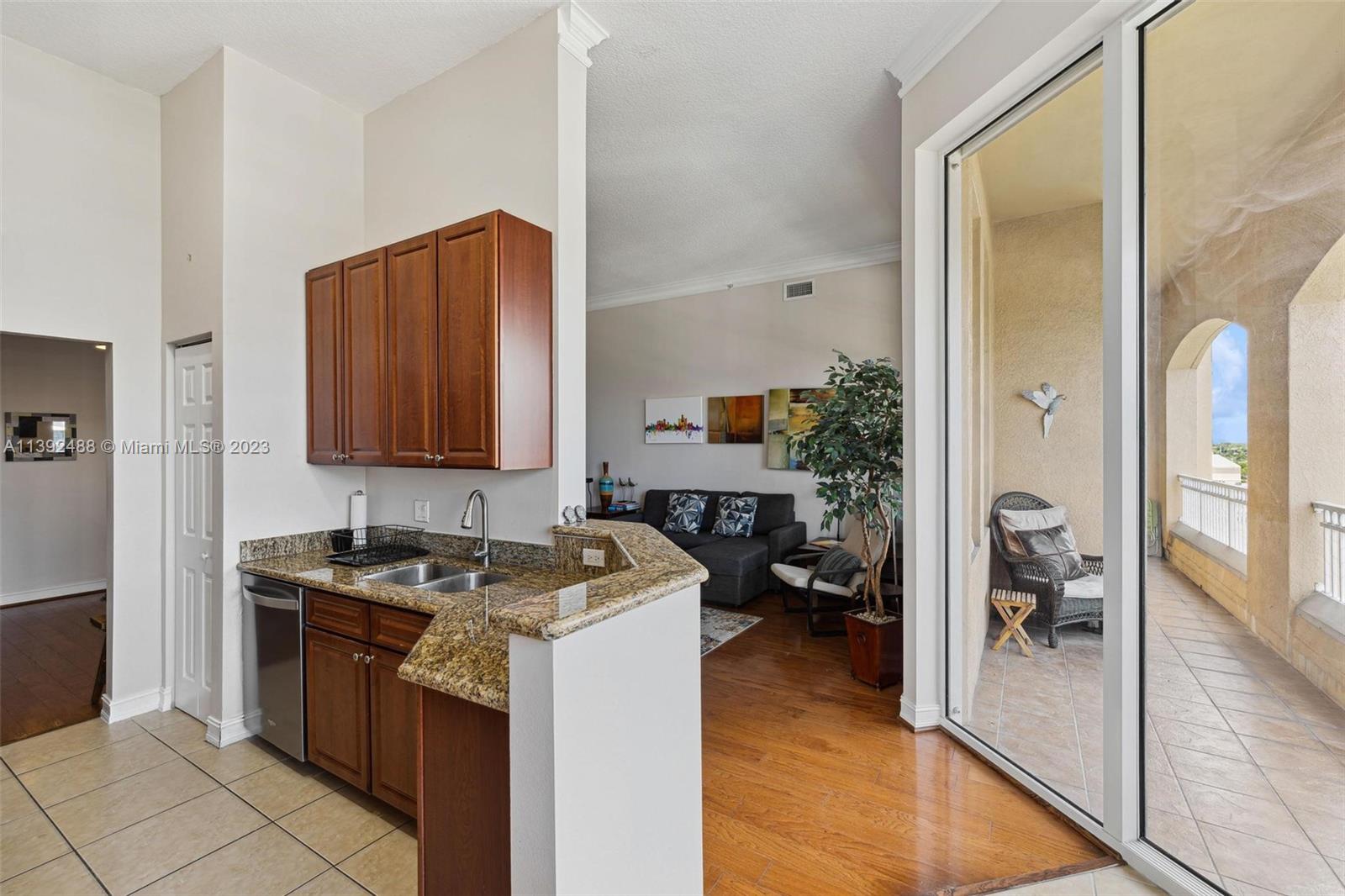ALAQUA CONDO - Residential