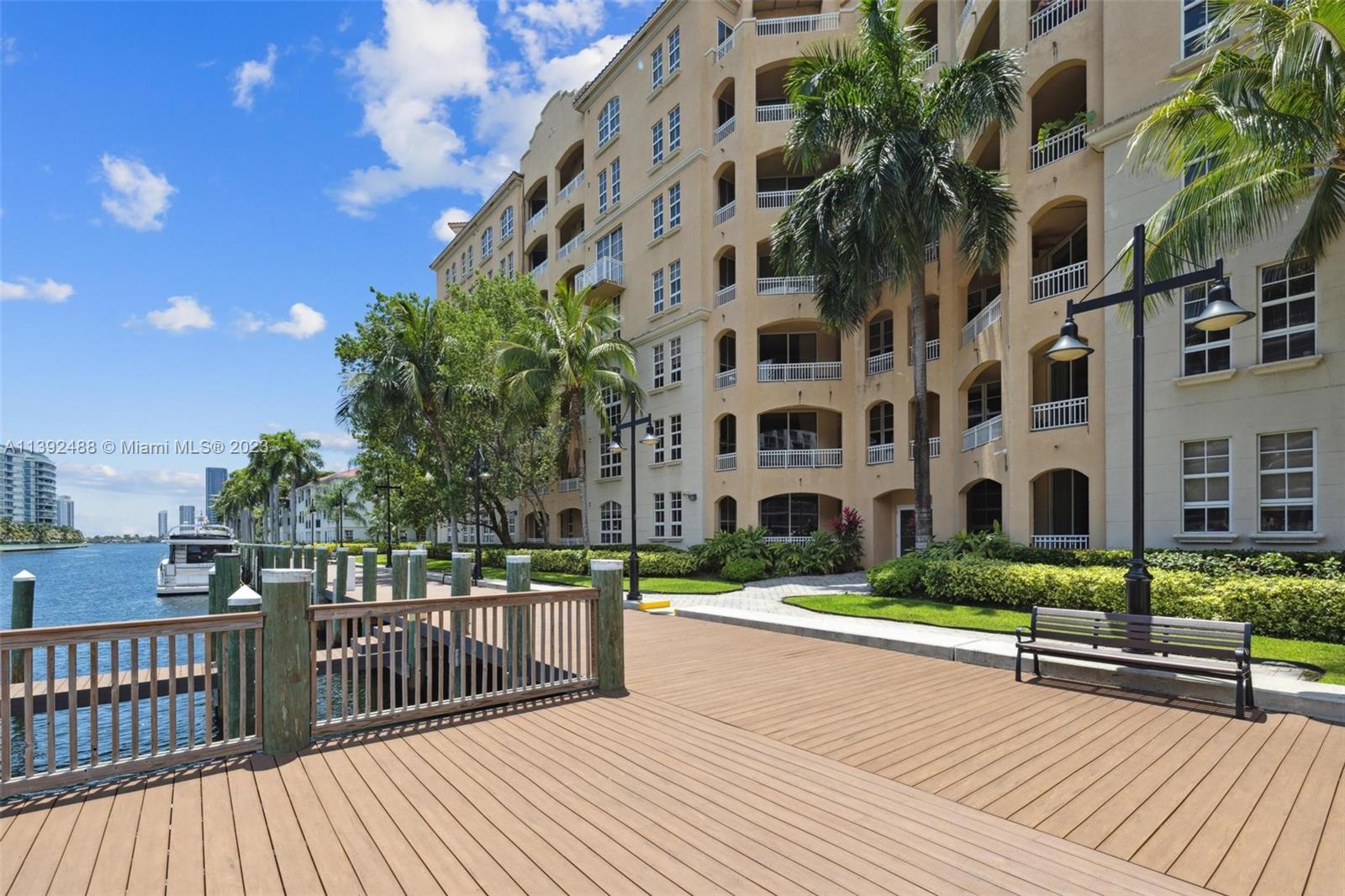 ALAQUA CONDO - Residential